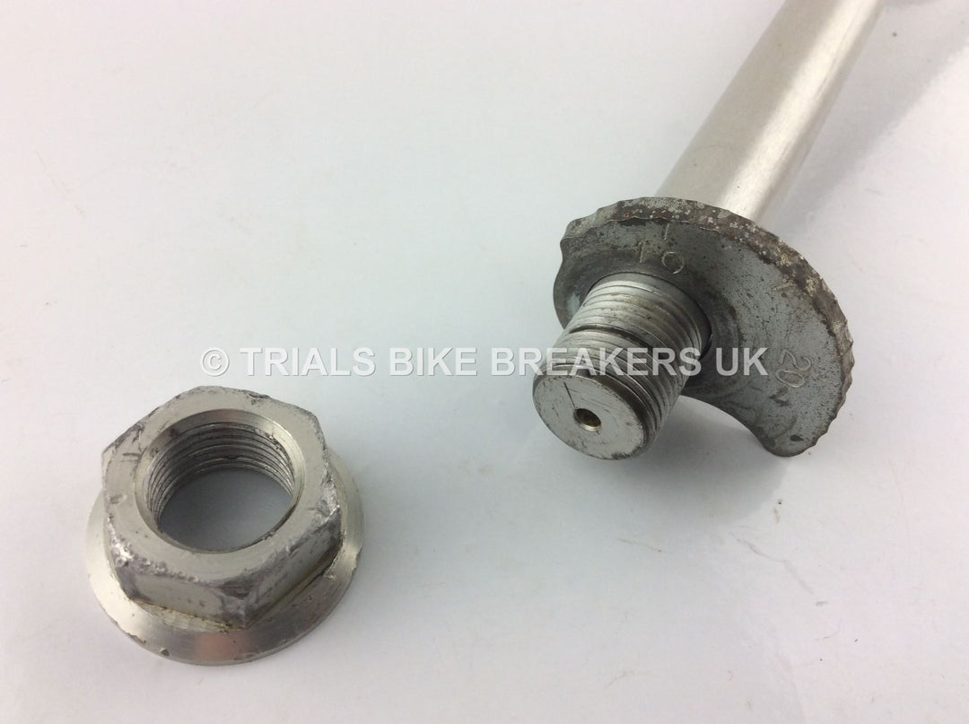 MONTESA COTA 315R REAR WHEEL AXLE SPINDLE WITH SNAIL CAMS & NUT