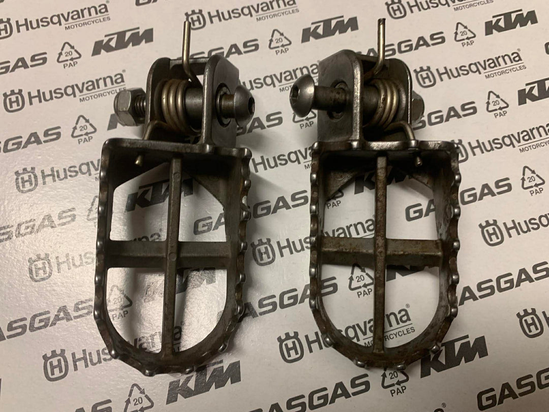 USED HEBO STEEL TRIALS FOOTRESTS 1PR
