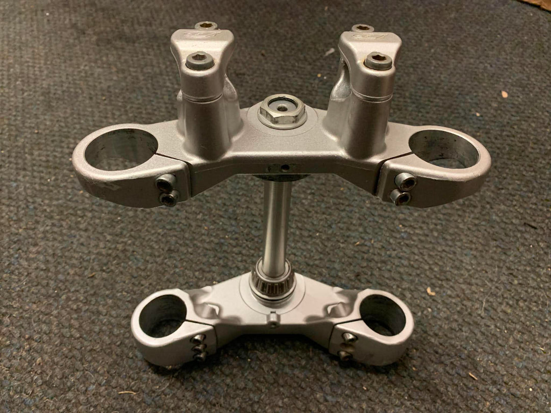 USED BETA REV3 EVO 38MM TRIPLE CLAMPS YOKES