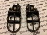 Load image into Gallery viewer, USED JITSIE STEEL TRIALS FOOTRESTS 1PR