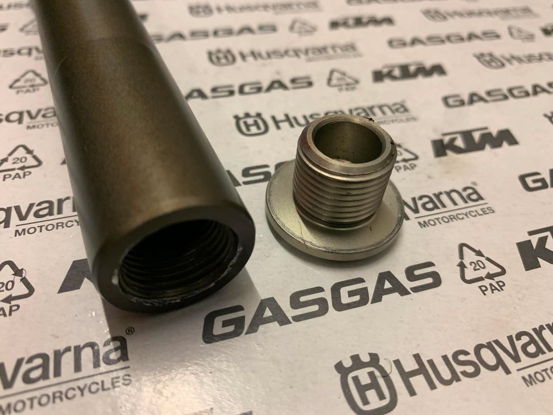 USED 2004>2015 GAS GAS PRO FRONT WHEEL SPINDLE AXLE & BOLT MARZOCCHI FORKS