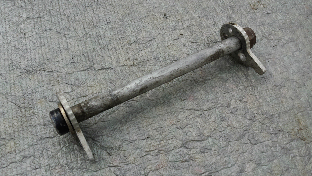 BETA TECHNO REAR WHEEL SPINDLE AXLE WITH SNAIL CAMS AND NUT - Trials Bike Breakers UK
