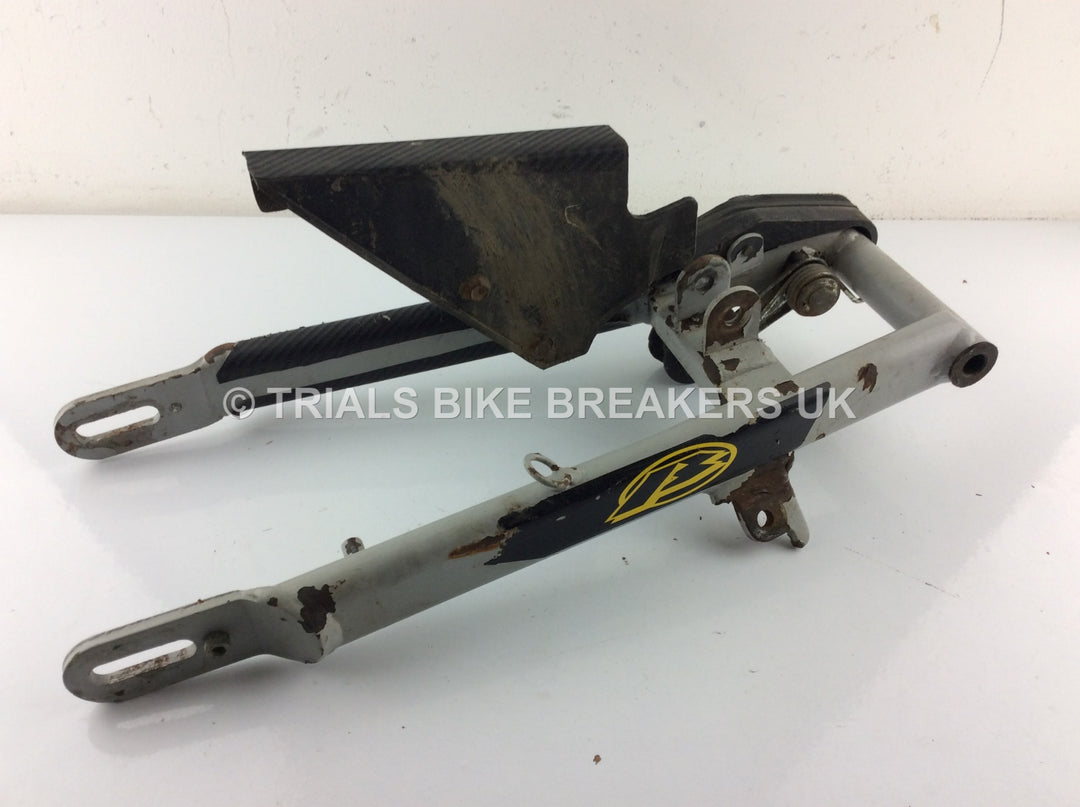 BETA MINI TRIAL SWINGING SWING ARM WITH SIDE STAND AND CHAIN TENSIONER