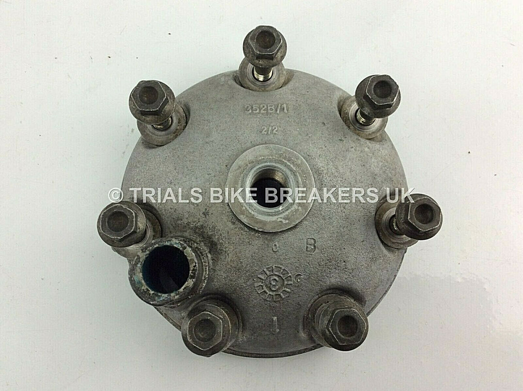 2004 BETA REV3 250 CYLINDER HEAD AND BOLTS