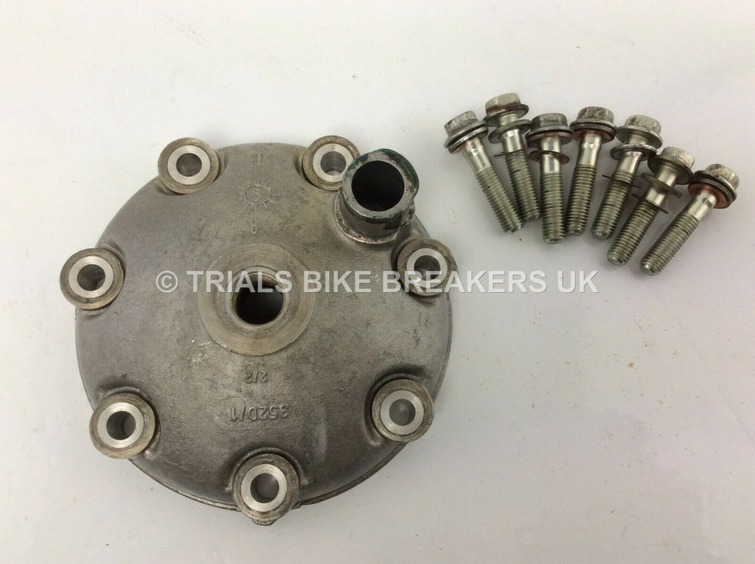 2006 BETA REV3 125 CYLINDER HEAD AND BOLTS